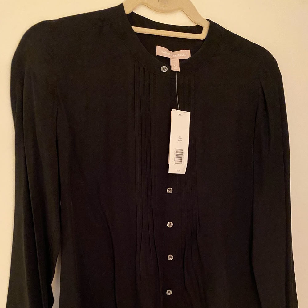Banana republic black 100% silk blouse